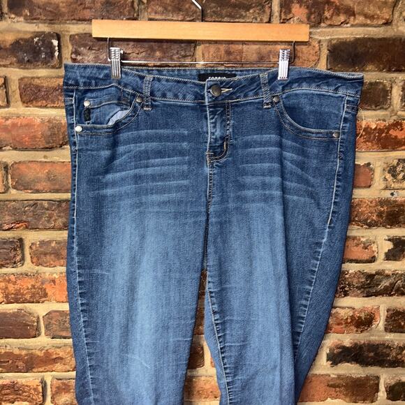 Torrid Dark Wash Blue Denim Raw Hem Skinny Slim Jeans Women's Size 18T Tall 18 - Picture 2 of 6